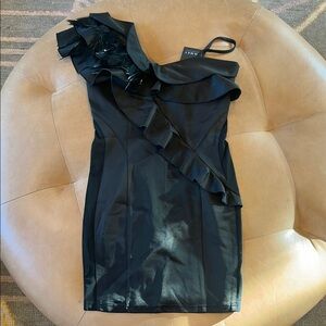 Black Asymmetrical Feather Ruffled shoulder Cocktail Dress - s